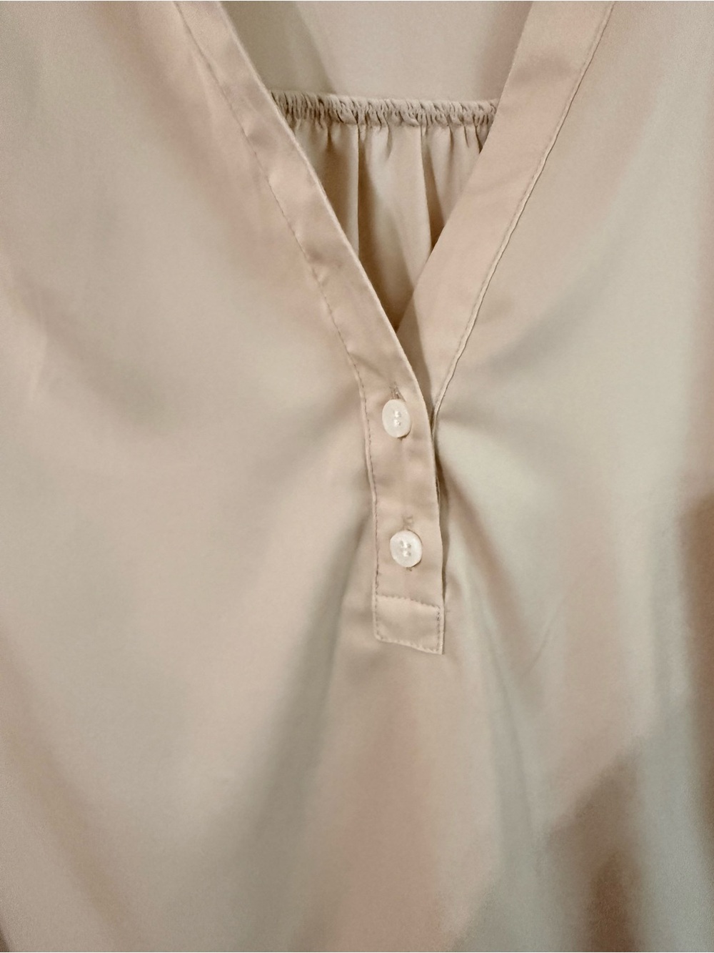Banana Republic Light Beige Cap-Sleeve Women's Blouse with Button Placket - Picture 3 of 7